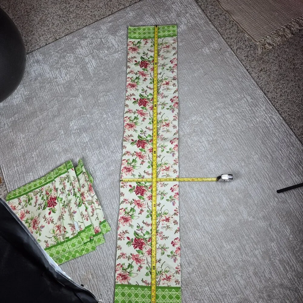 Waverly Table Runner and 8 Placemats Floral Pattern with Green Trim